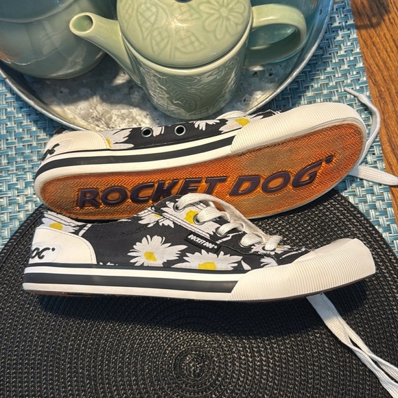 Rocket Dog Daisy Floral lace-up sneakers - Women’s Size 7.5 - Picture 2 of 6